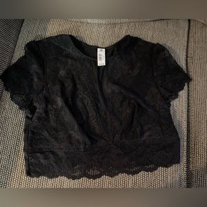 Floral lace short sleeve crop top